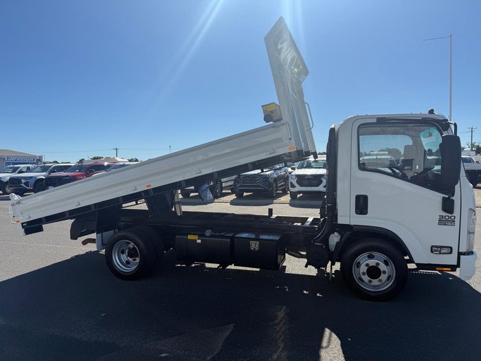 2014 Isuzu N Series NPR 300