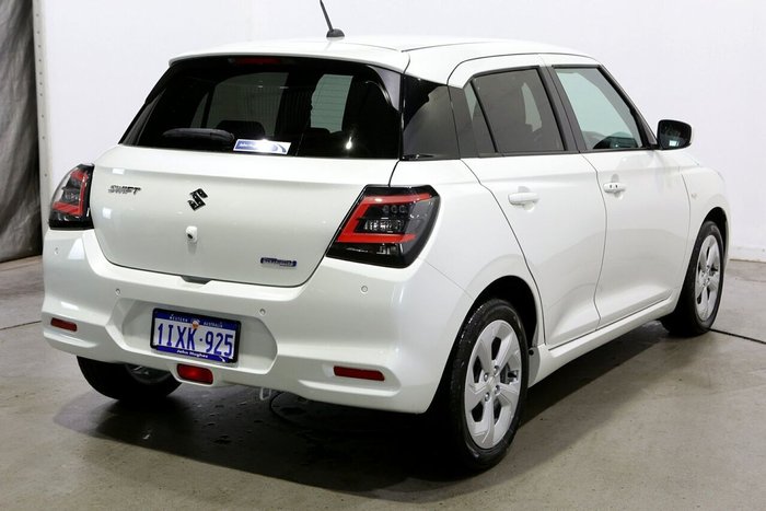 2025 Suzuki Swift Hybrid Plus