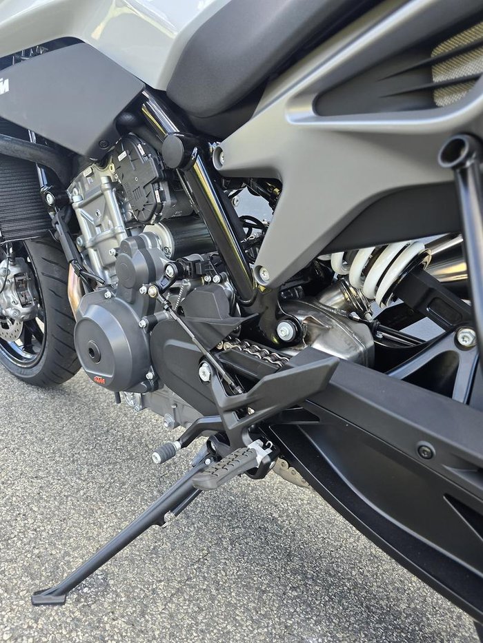 2024 KTM 790 Duke Duke Grey
