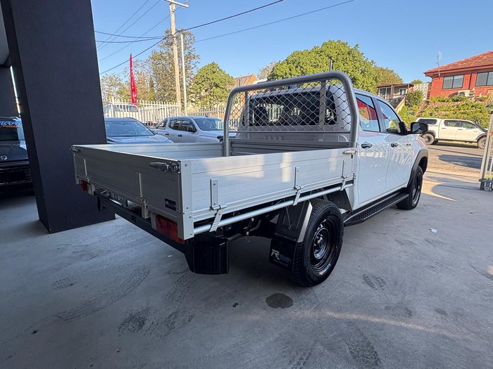 2025 Toyota Hilux SR 48V
