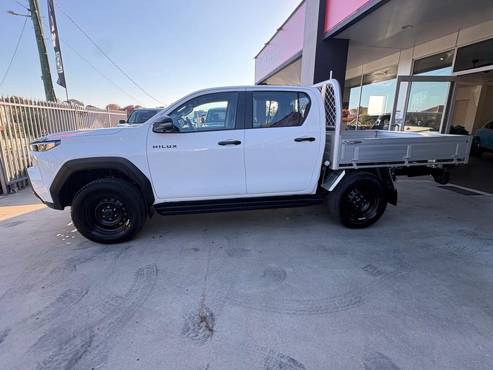 2025 Toyota Hilux SR 48V