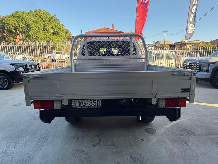 2025 Toyota Hilux SR 48V
