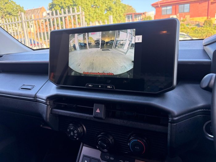 2025 Toyota Hilux SR 48V