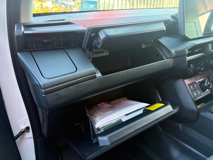 2025 Toyota Hilux SR 48V