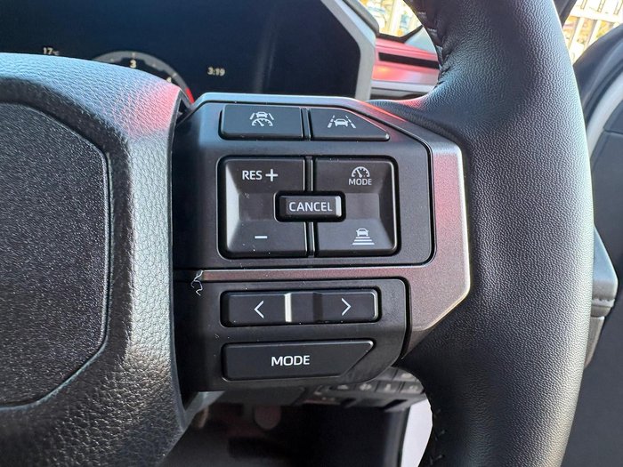 2025 Toyota Hilux SR 48V