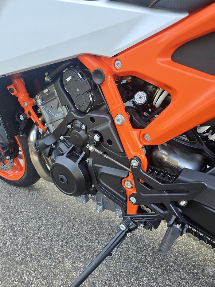 2026 KTM 990 Duke R Duke Black