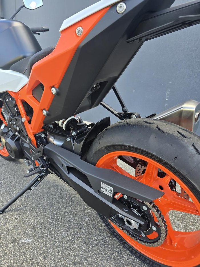 2026 KTM 990 Duke R Duke Black