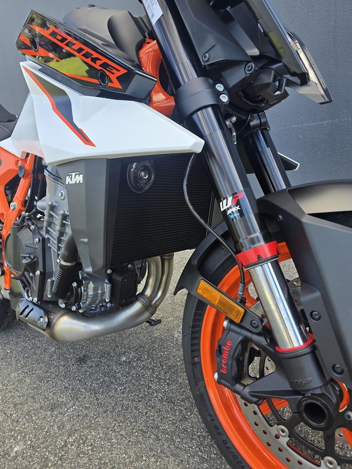 2026 KTM 990 Duke R Duke Black