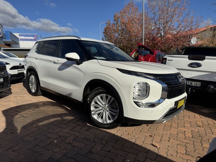 2022 Mitsubishi Outlander LS