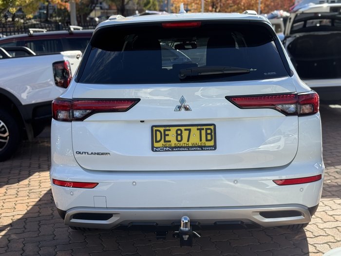 2022 Mitsubishi Outlander LS