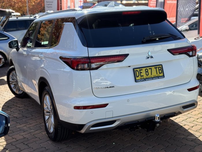 2022 Mitsubishi Outlander LS