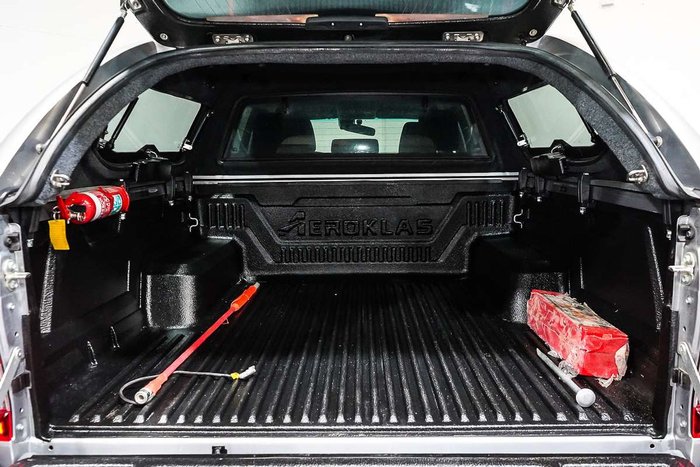2022 Toyota Hilux SR5
