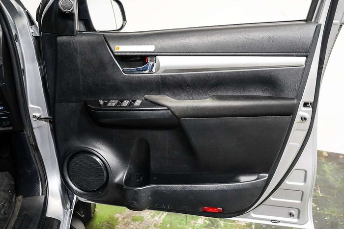 2022 Toyota Hilux SR5