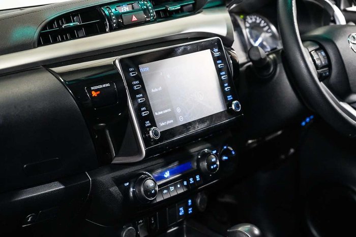 2022 Toyota Hilux SR5