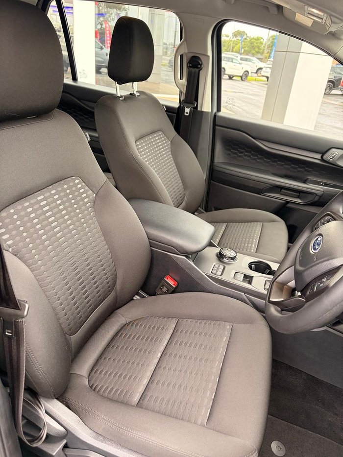 2025 Ford Everest Ambiente