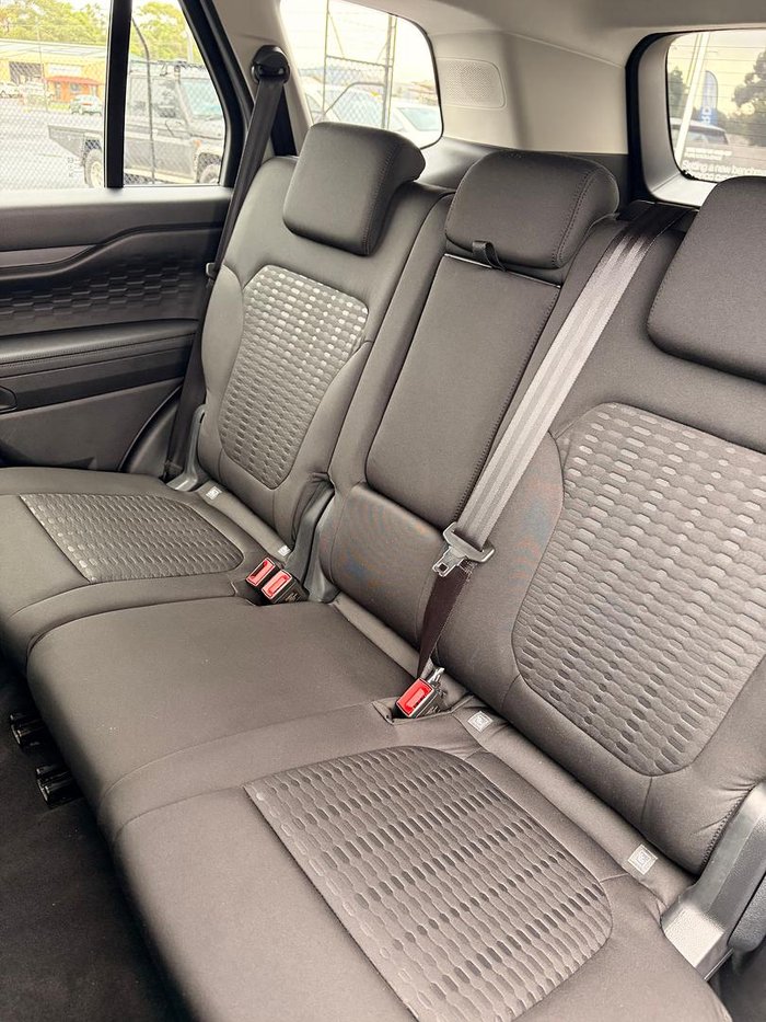 2025 Ford Everest Ambiente