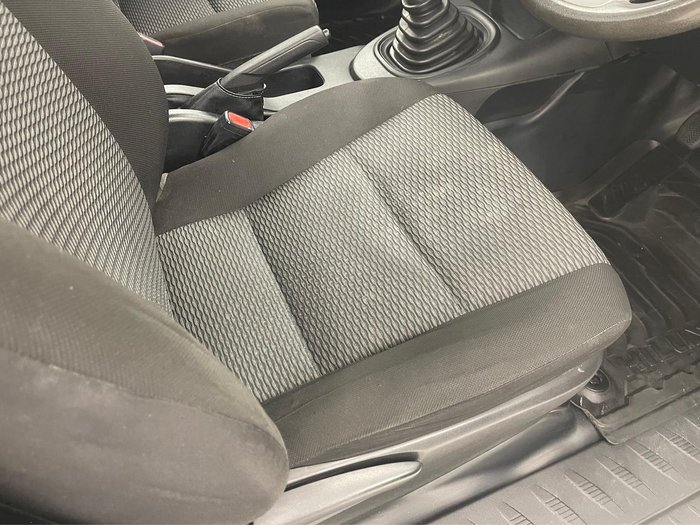 2018 Toyota Hilux Workmate TGN121R 4x2 Glacier White