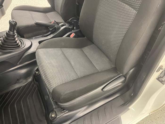 2018 Toyota Hilux Workmate TGN121R 4x2 Glacier White