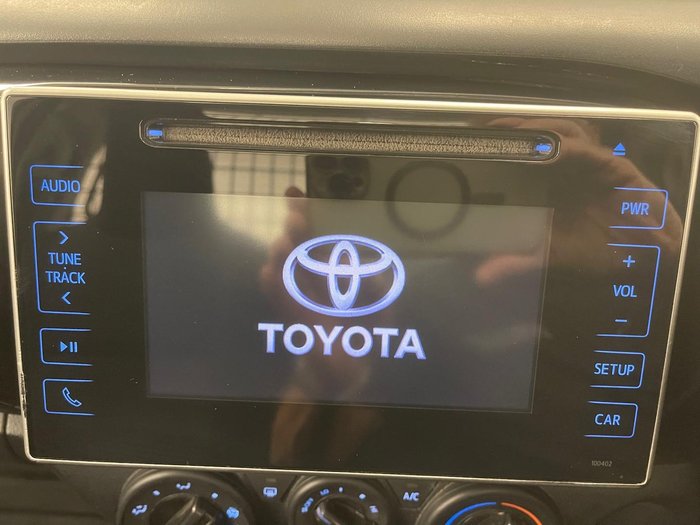2018 Toyota Hilux Workmate TGN121R 4x2 Glacier White