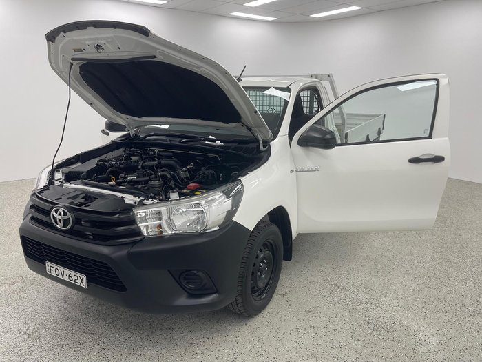2018 Toyota Hilux Workmate TGN121R 4x2 Glacier White