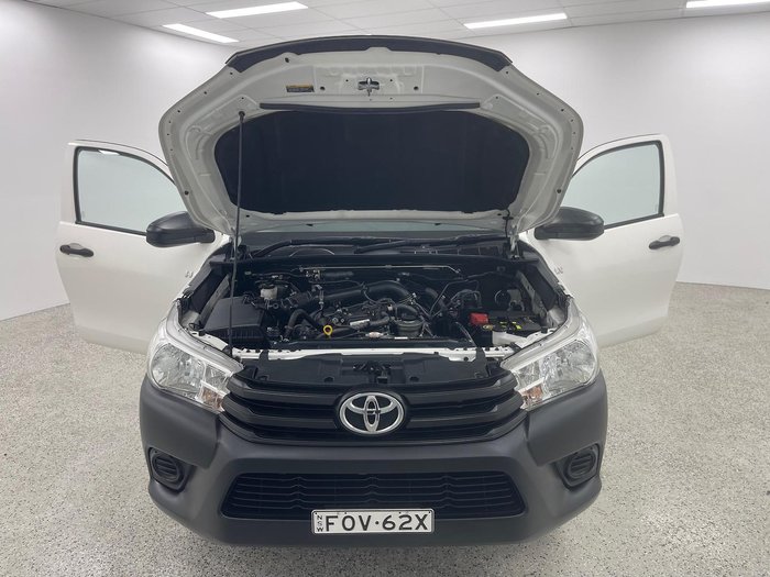 2018 Toyota Hilux Workmate TGN121R 4x2 Glacier White