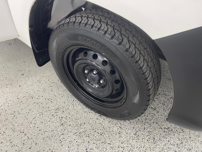 2018 Toyota Hilux Workmate TGN121R 4x2 Glacier White