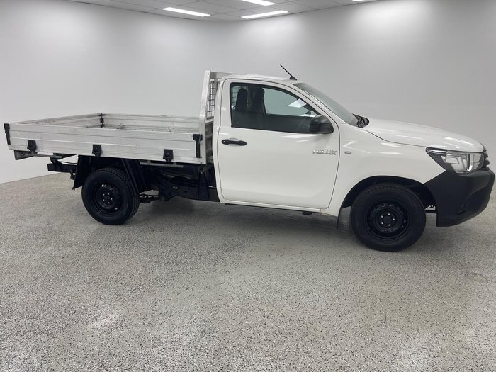 2018 Toyota Hilux Workmate TGN121R 4x2 Glacier White