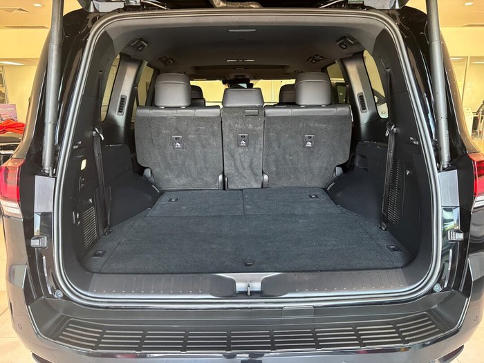 2024 Toyota LANDCRUISER LC300 3.3L V6 DSL Sahara 7 Seats