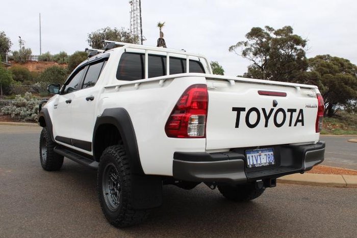 2022 Toyota Hilux SR