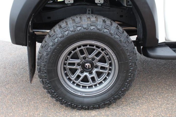 2022 Toyota Hilux SR