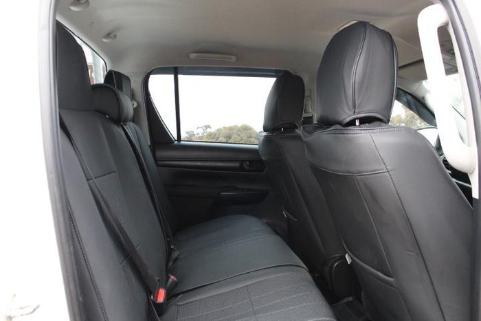 2022 Toyota Hilux SR