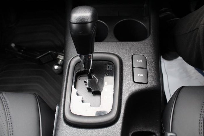 2022 Toyota Hilux SR