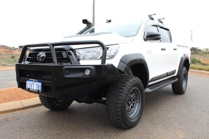 2022 Toyota Hilux SR