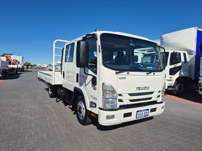 2022 Isuzu Trucks NNR 45 150 Car License AMT Crew Tray