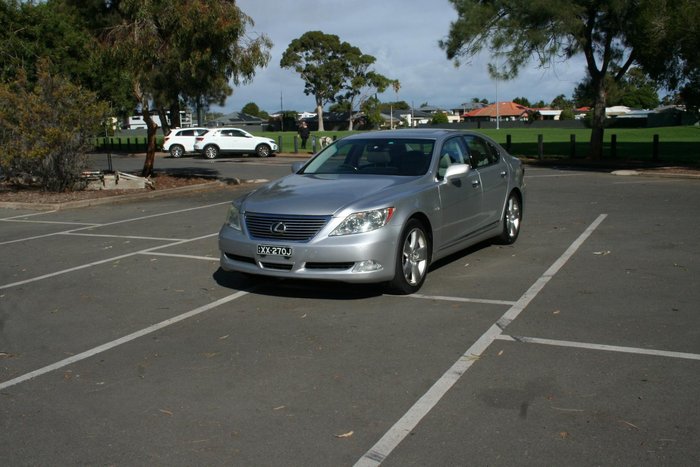 2007 Lexus LS 460