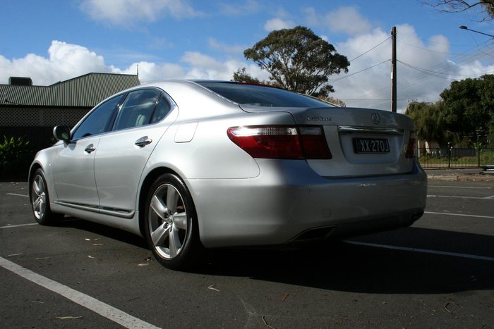 2007 Lexus LS 460