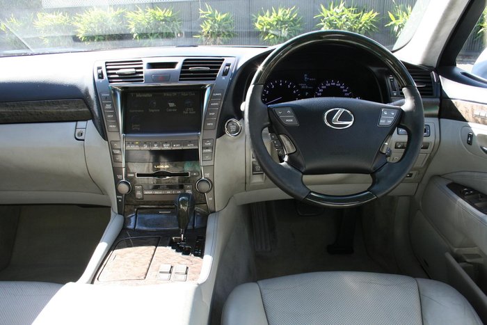 2007 Lexus LS 460