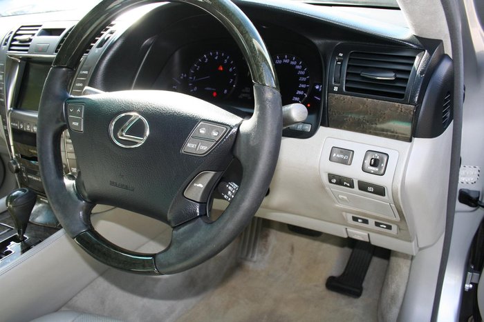 2007 Lexus LS 460