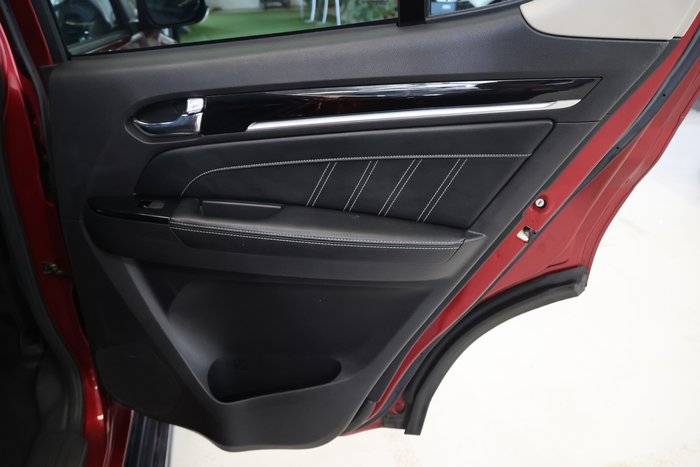 2020 Isuzu MU-X LS-T