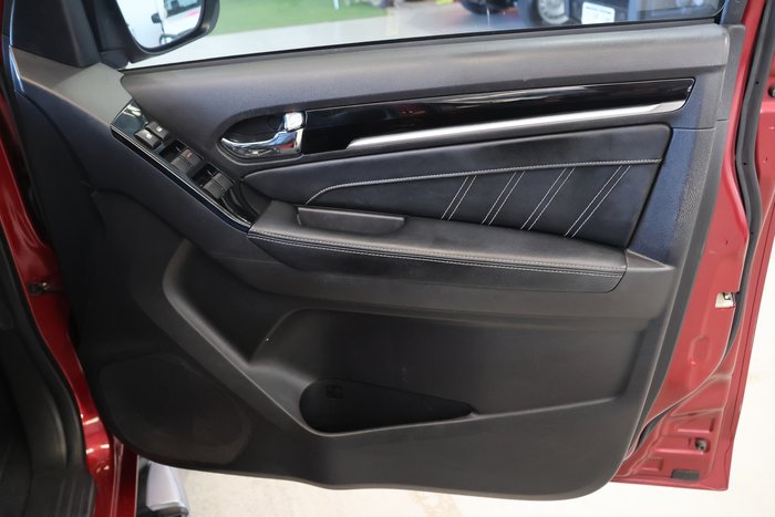 2020 Isuzu MU-X LS-T