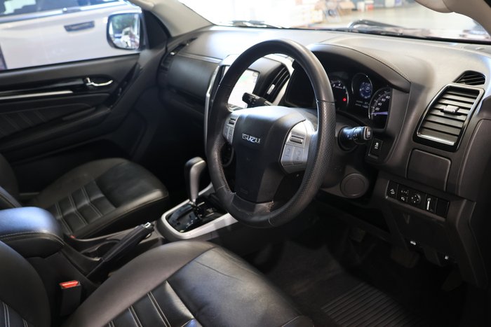 2020 Isuzu MU-X LS-T