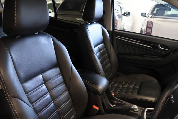 2020 Isuzu MU-X LS-T
