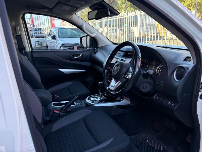 2022 Nissan Navara ST-X