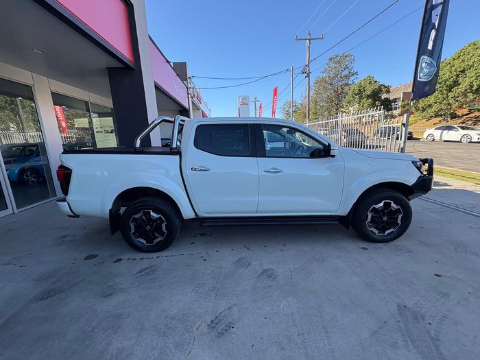 2022 Nissan Navara ST-X