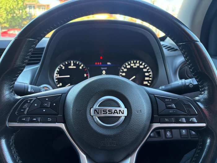 2022 Nissan Navara ST-X