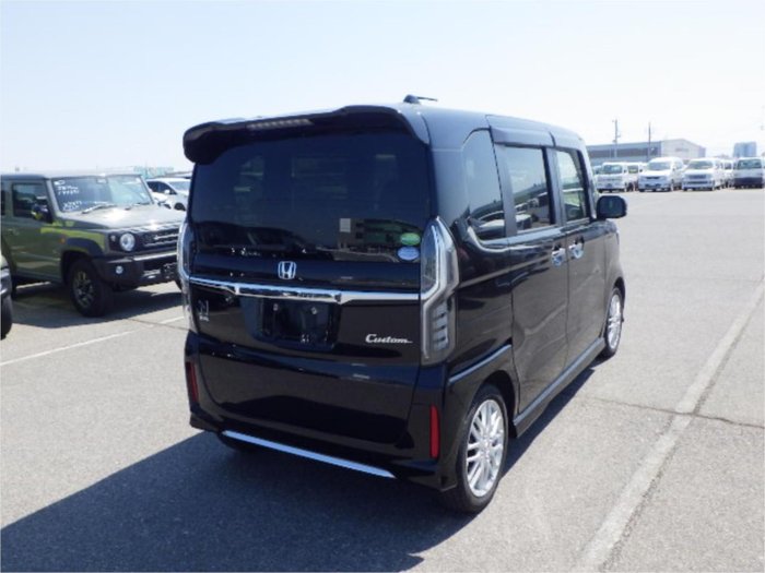 2021 Honda N-Box Custom Turbo
