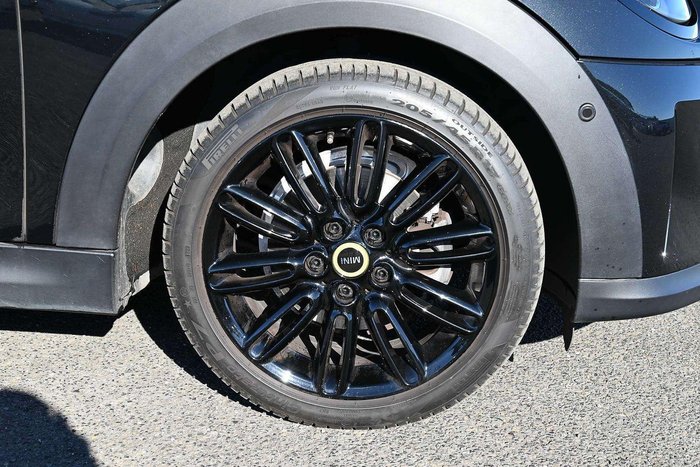 2022 MINI Hatch Cooper SE MINI Yours