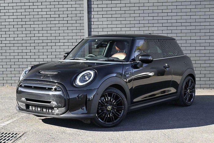 2022 MINI Hatch Cooper SE MINI Yours