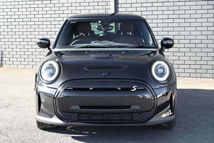 2022 MINI Hatch Cooper SE MINI Yours