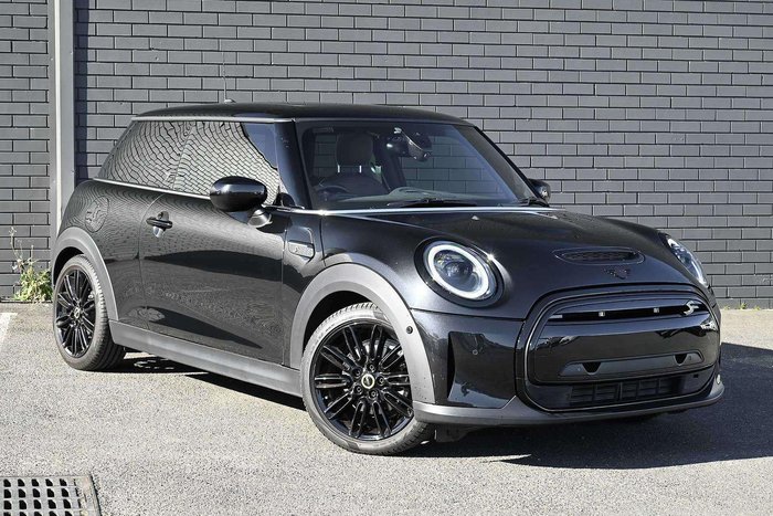 2022 MINI Hatch Cooper SE MINI Yours